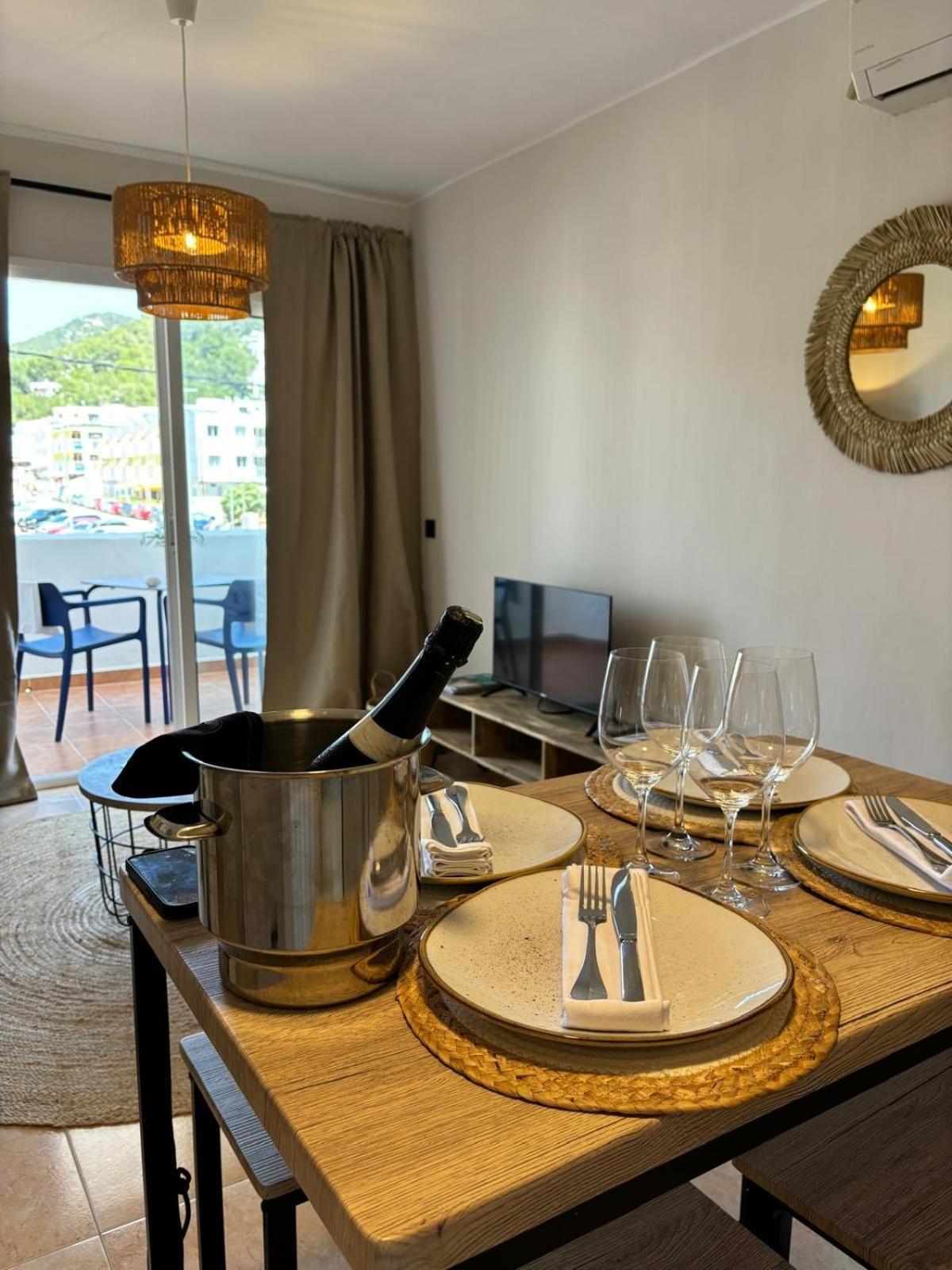 Apartamentos Ses Veles Cala Llonga  Cameră foto