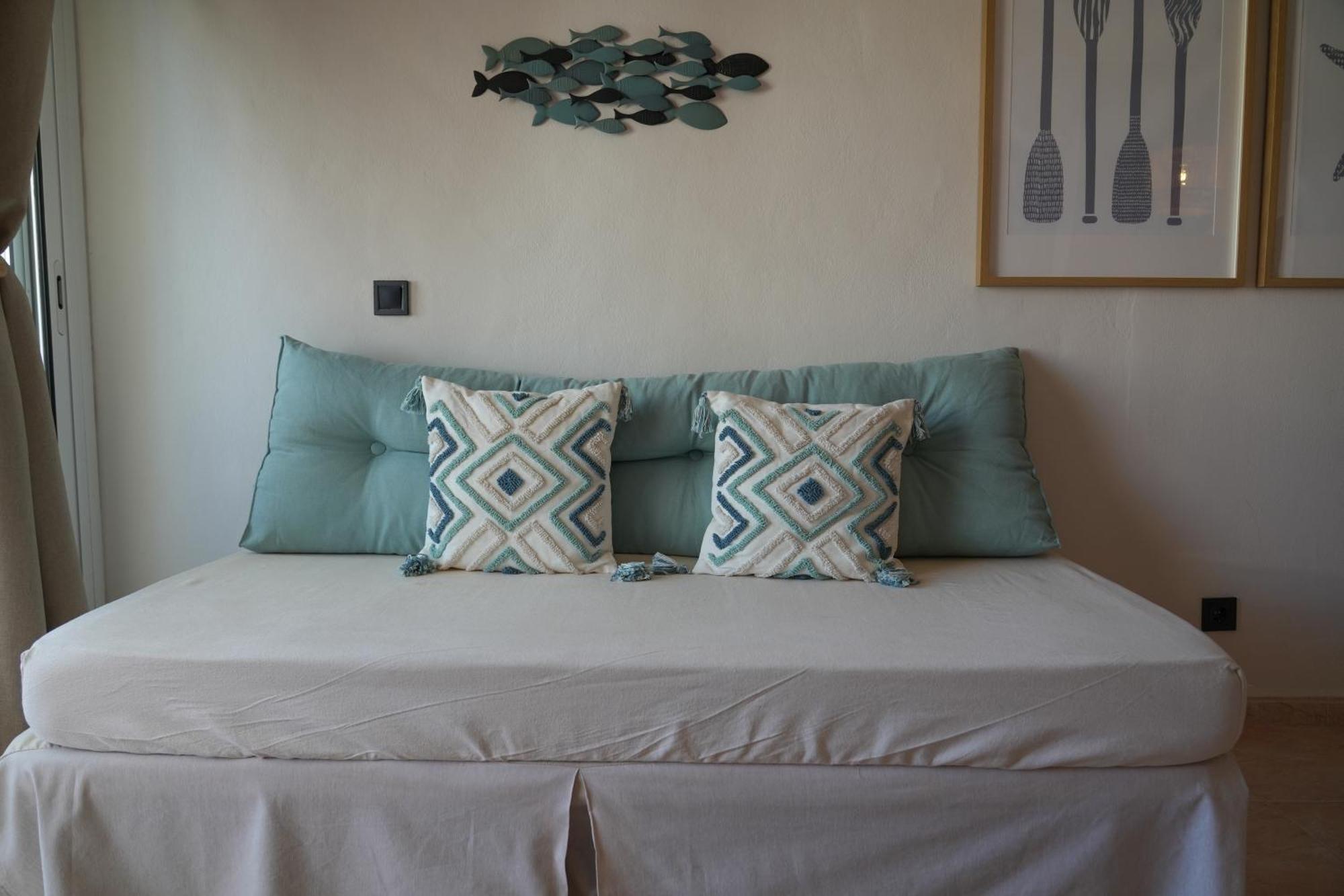 Apartamentos Ses Veles Cala Llonga  Exterior foto