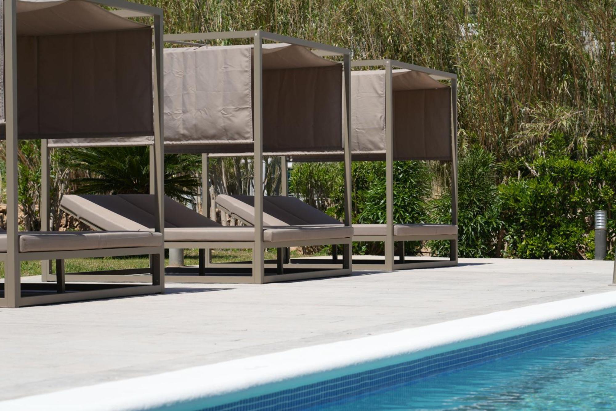 Apartamentos Ses Veles Cala Llonga  Exterior foto